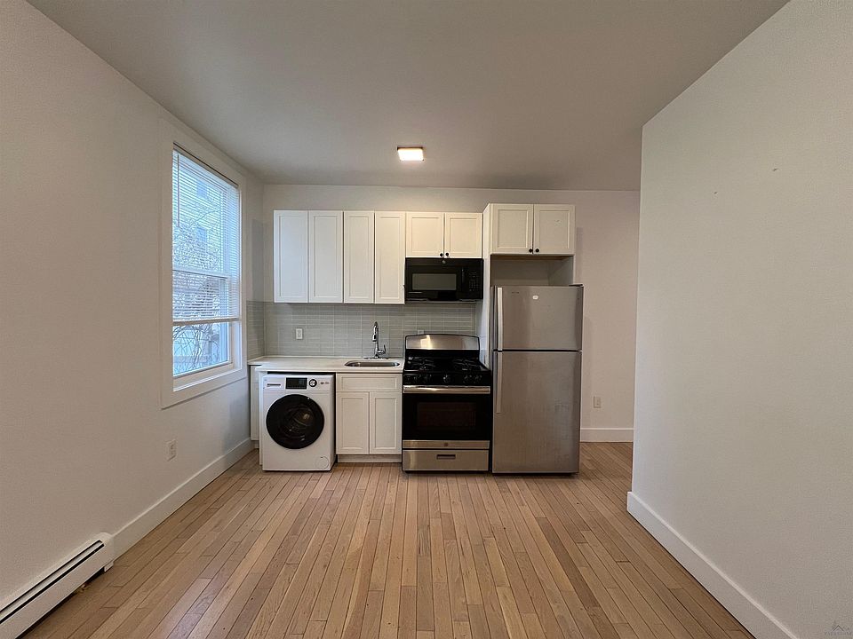1st image of 42 Thorne St APT 2