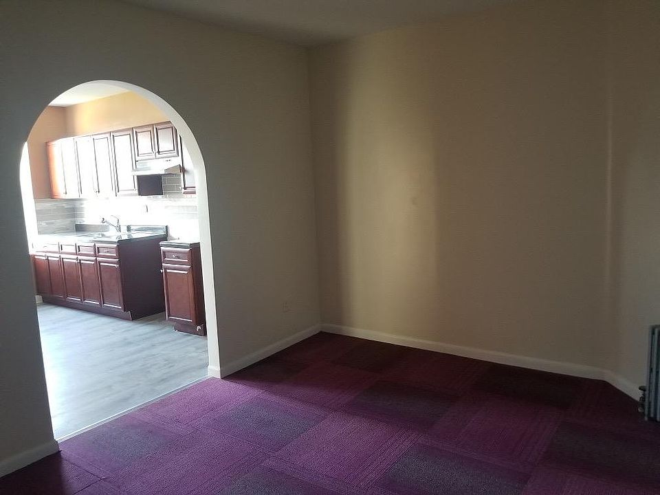 1st image of 124 W 1st St #1