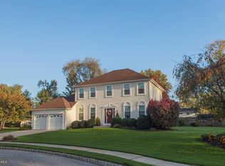 7 Magnolia Dr, Burlington, NJ 08016
