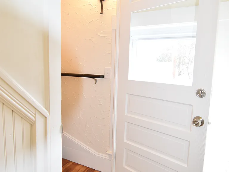 20-24 Walnut St #3 — Photo 8