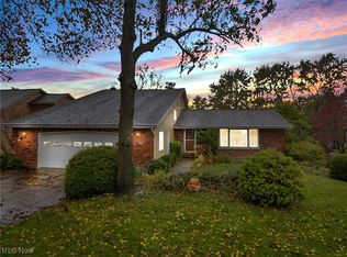 17024 Bear Creek Ln, Strongsville, OH 44136