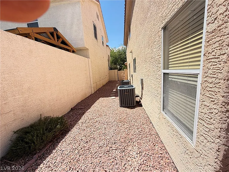 2320 Babcock Dr — Photo 29