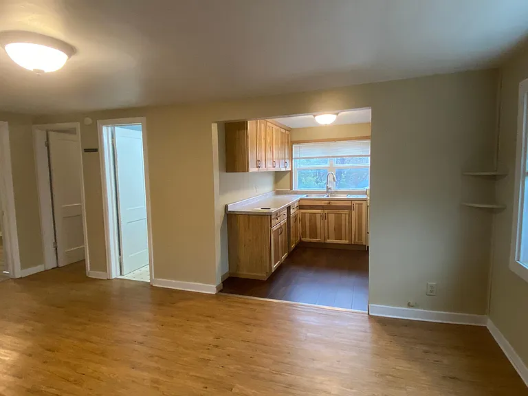 1418 Irvine Ave NW #C — Photo 4