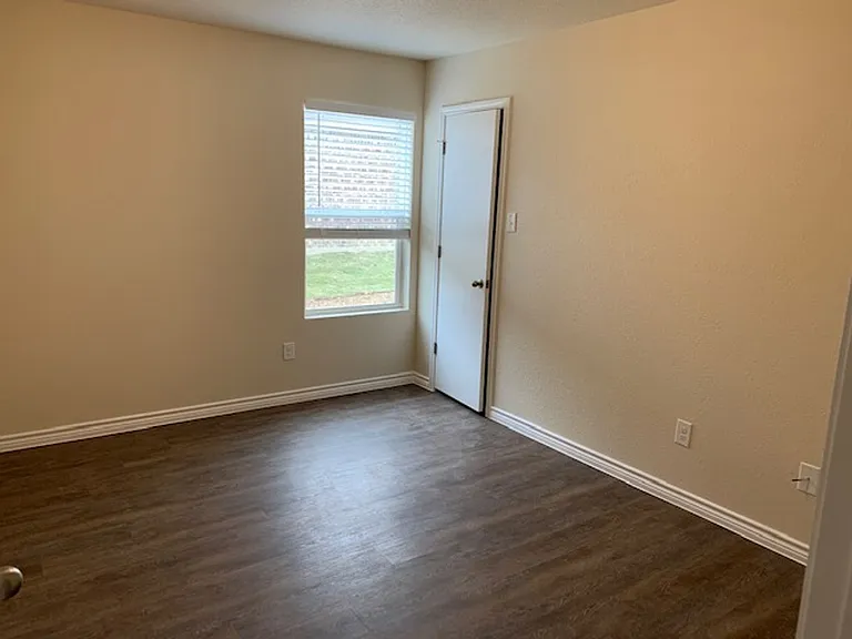 6706 University Village Way — Photo 7