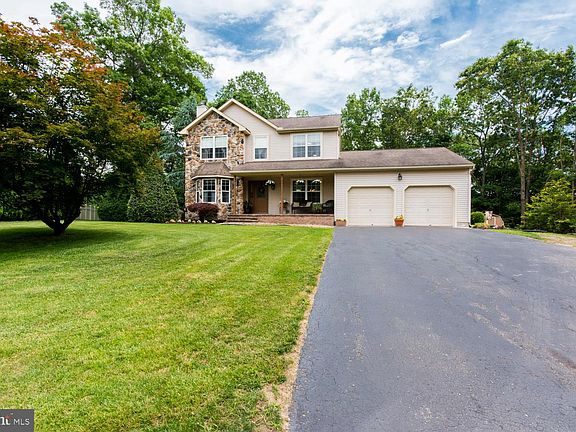 2nd image of 2601 Perna Ln