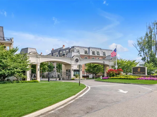 6000 Royal Court #6203, North Hills, NY 11040