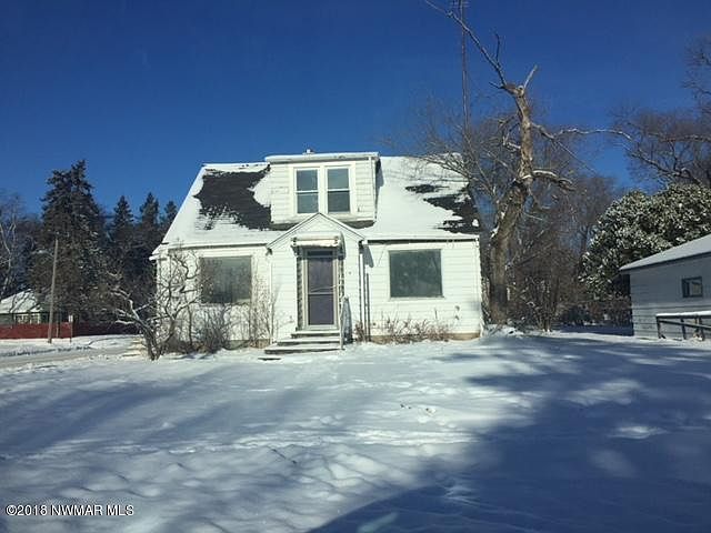2nd image of 111 2nd St NE