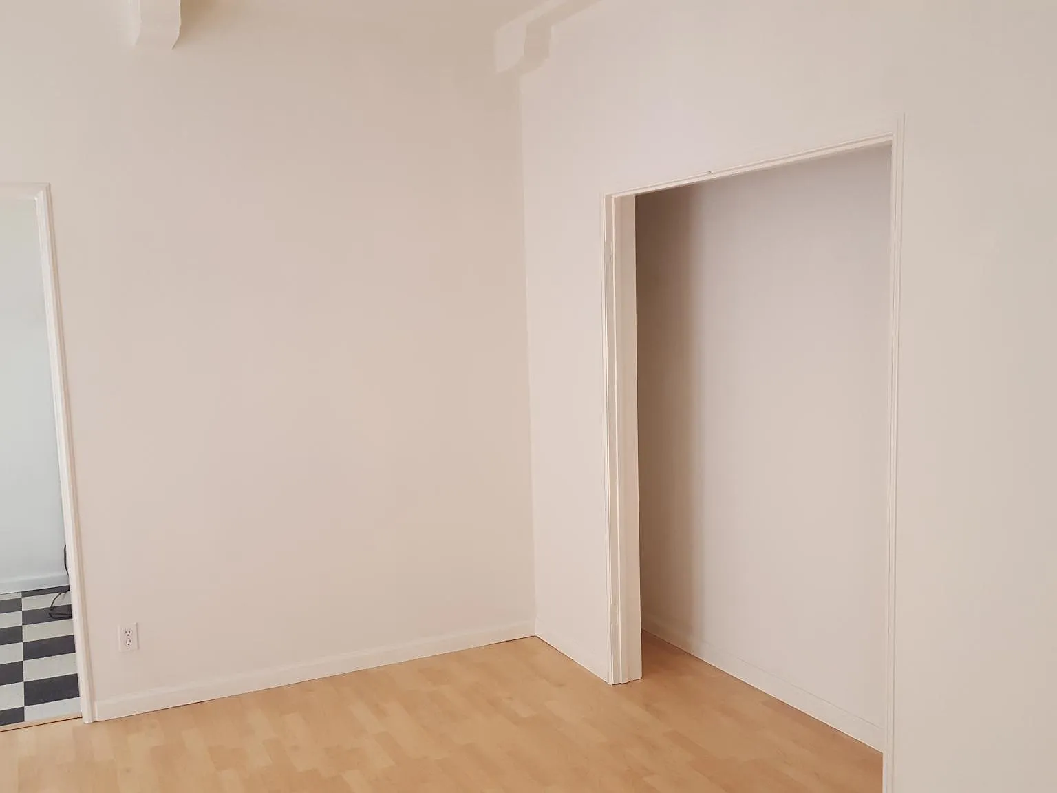 Studio, 455 sqft, $1,725 — Photo 2