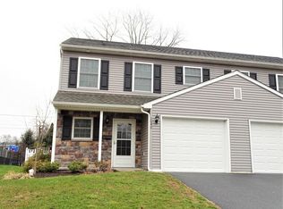 1040 James Ave, Ephrata, PA