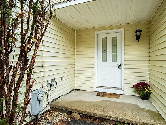 2nd image of 615 Elk Cir
