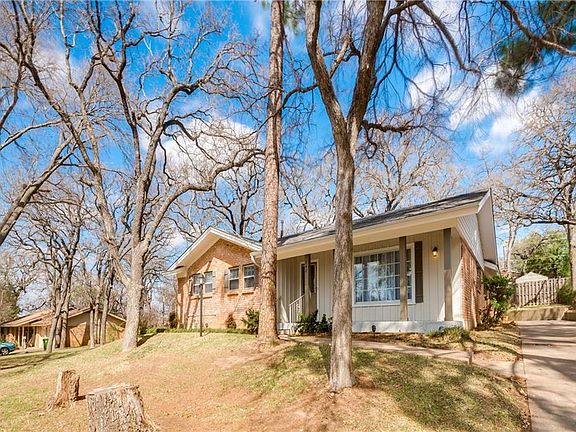 2nd image of 844 Joanna Dr