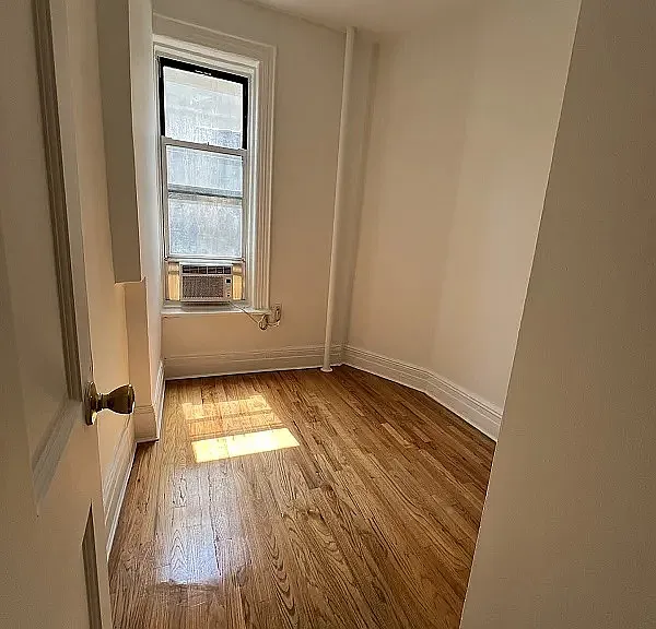 195 Spring St #10 — Photo 6