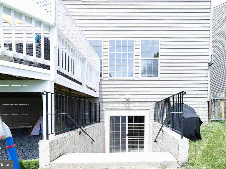 8727 Raleigh Mews — Photo 52