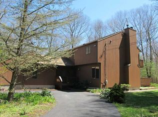 720 Chopmist Hill Rd, Glocester, RI 02857