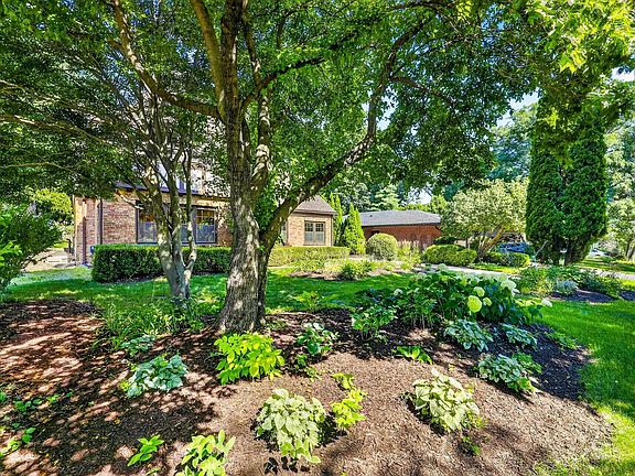 4th image of 4122 Manitou Way