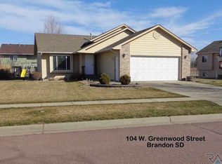 104 W Greenwood St, Brandon, SD 57005