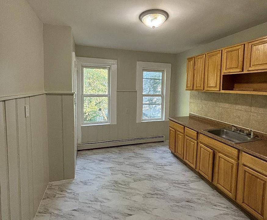 1st image of 122 N 18th St #2A