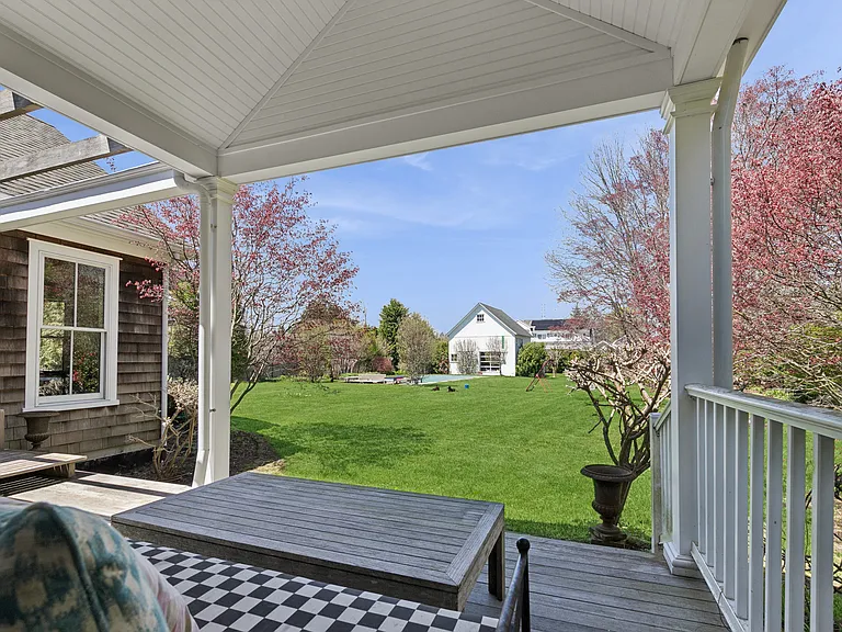 87 Pantigo Rd — Photo 38