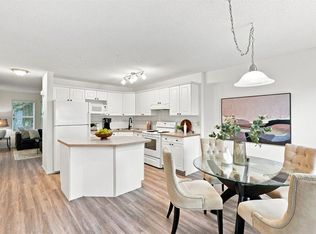 31 N Bridlewood Ave SW, Calgary, AB T2Y 3T3