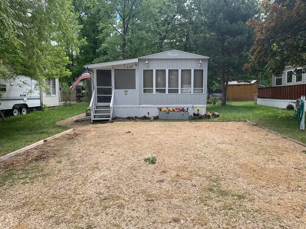 5/28 Woodhaven Dr E, Sublette, IL 61367