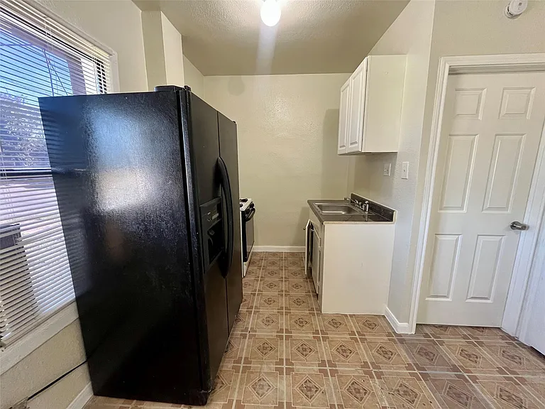 2705 Lorraine St #8 — Photo 9