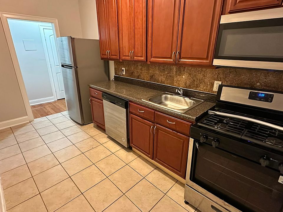 1st image of 134 Corbin Ave #22E