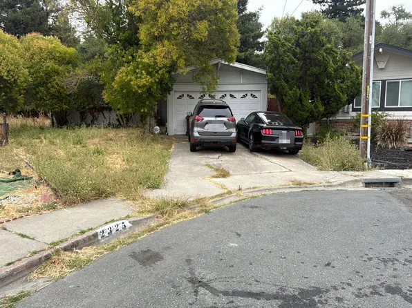 2325 Estrella Ct, Pinole, CA 94564