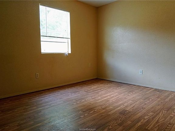 5th image of 1502-1504 Alpine Cir #A-d