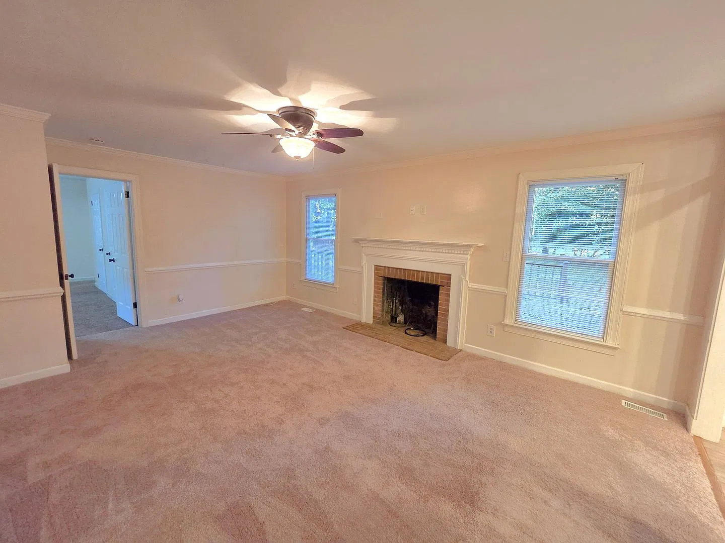 3 bedroom/ 2.5 bathroom- Kingsmill — Photo 4