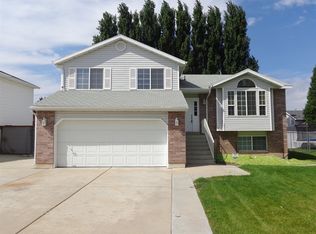 2043 N 900 W, Clinton, UT 84015