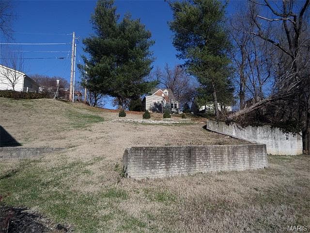 2nd image of 220 Boones Lick Rd