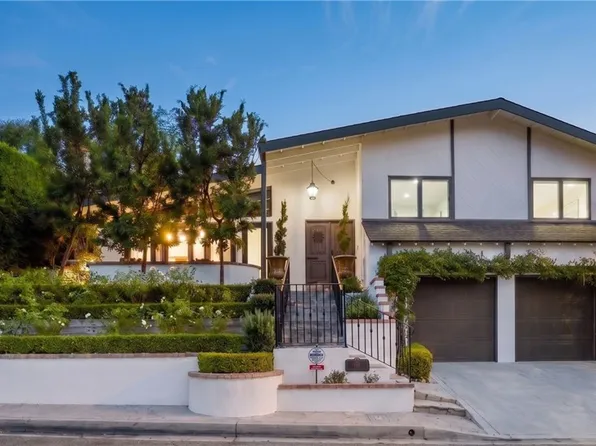 155 Malcolm Dr, Pasadena, CA 91105