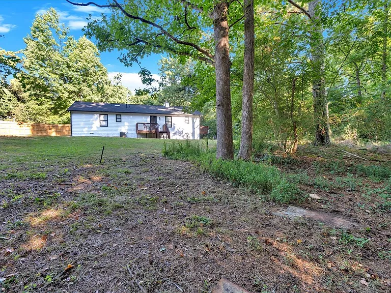 54 Mildred Ct — Photo 26