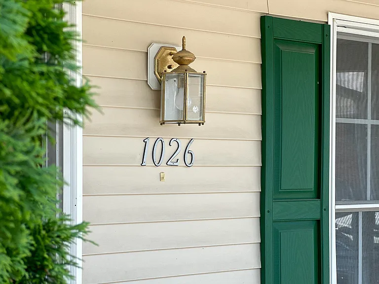 1026 Commercial Ct — Photo 2