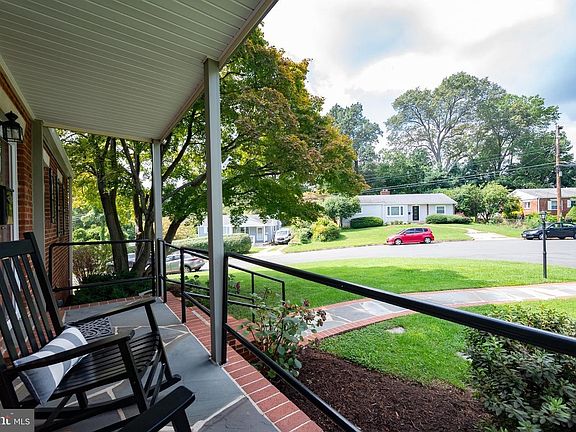 4th image of 3811 Richard Ave