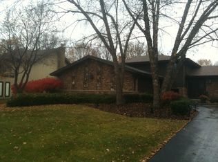 10S285 Argonne Ridge Rd, Willowbrook, IL 60527