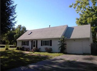 290 Brookshire Rd, Youngstown, NY 14174