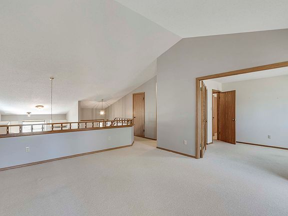 3rd image of 54 Willowyck Ct