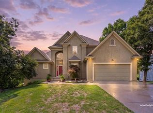 1829 SW Twincreek Pl, Blue Springs, MO 64015