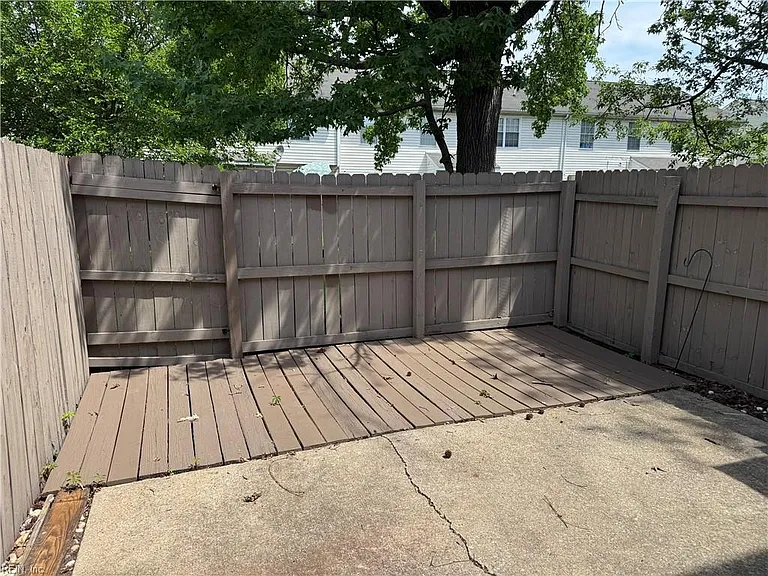 46 Lucinda Ct — Photo 16
