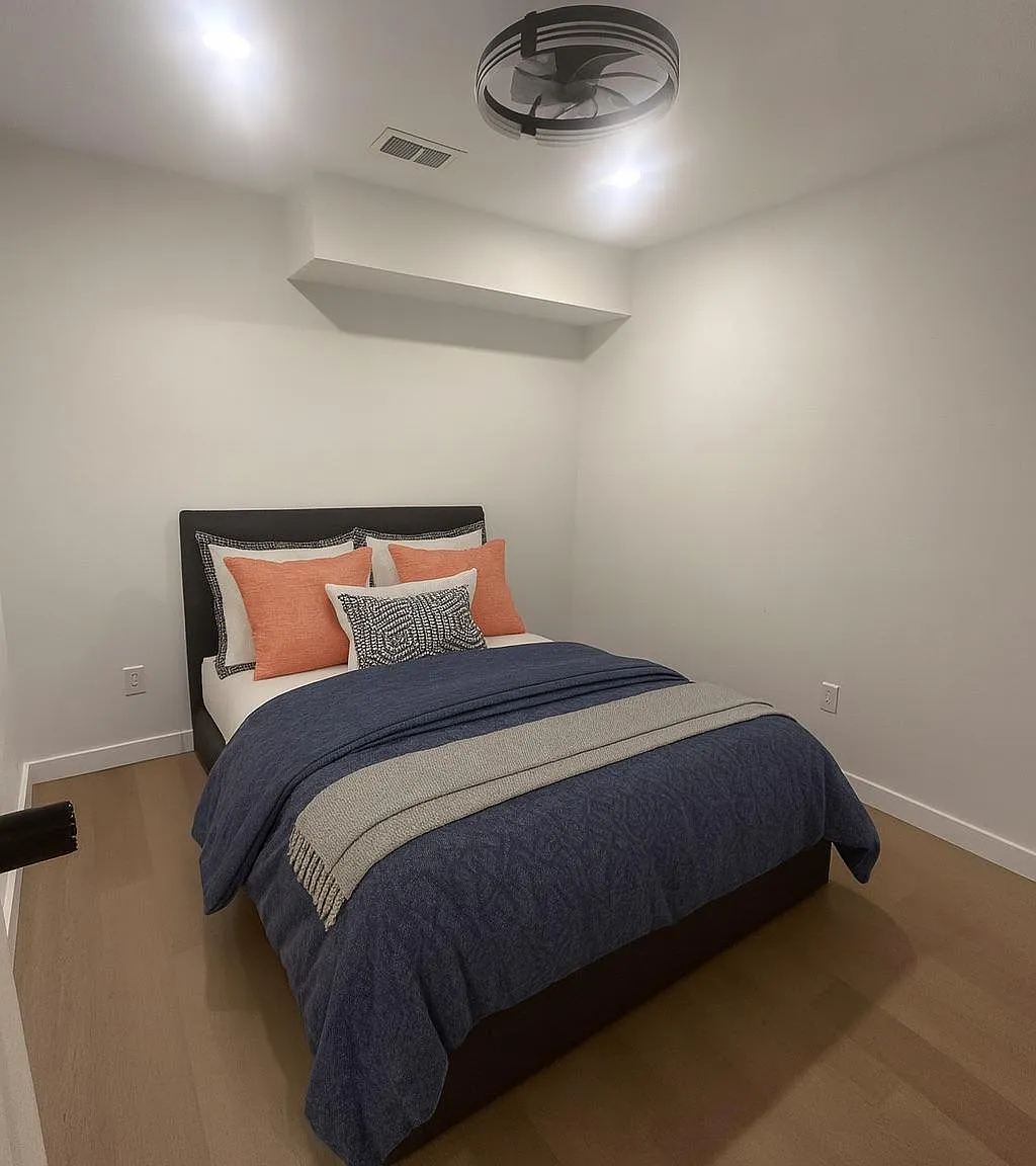 4 bed, 2.0 bath, 1200 sqft, $706 — Photo 1