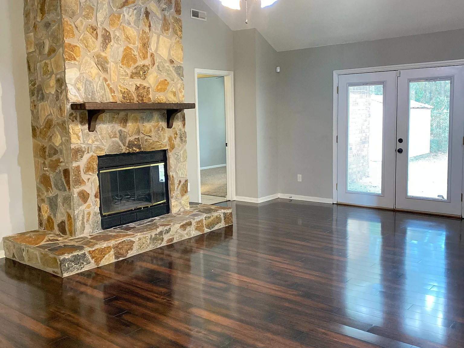4 bed, 1700 sqft, $1,500 — Photo 3