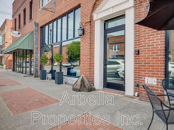 4th image of 116 E Market St #4