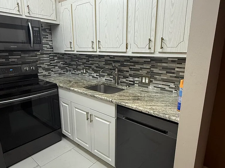 314 Dorset Dr #H — Photo 5