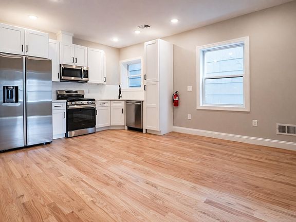 5th image of 19 Clendenny Ave #1 & 2