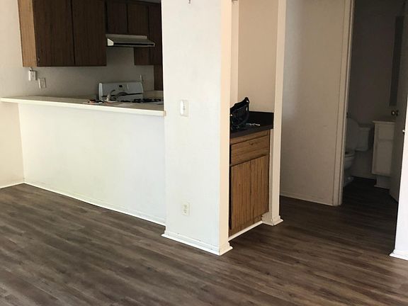 5th image of 543 E Arrow Hwy APT 46