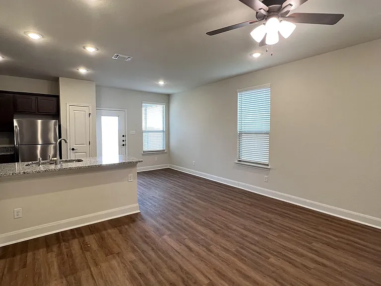 7618 Agave Bnd #101 — Photo 10