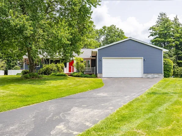 52 Oak Hill Ter, Penfield, NY 14526