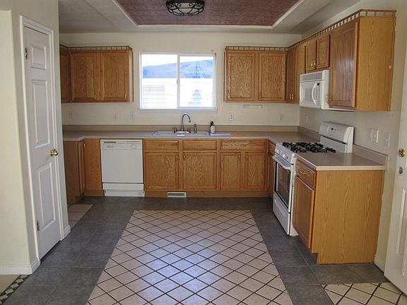 3rd image of 1620 Durocher Ln