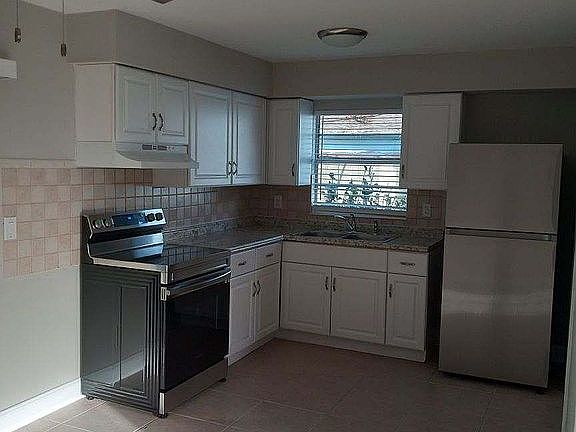 3rd image of 1725 40th Ave